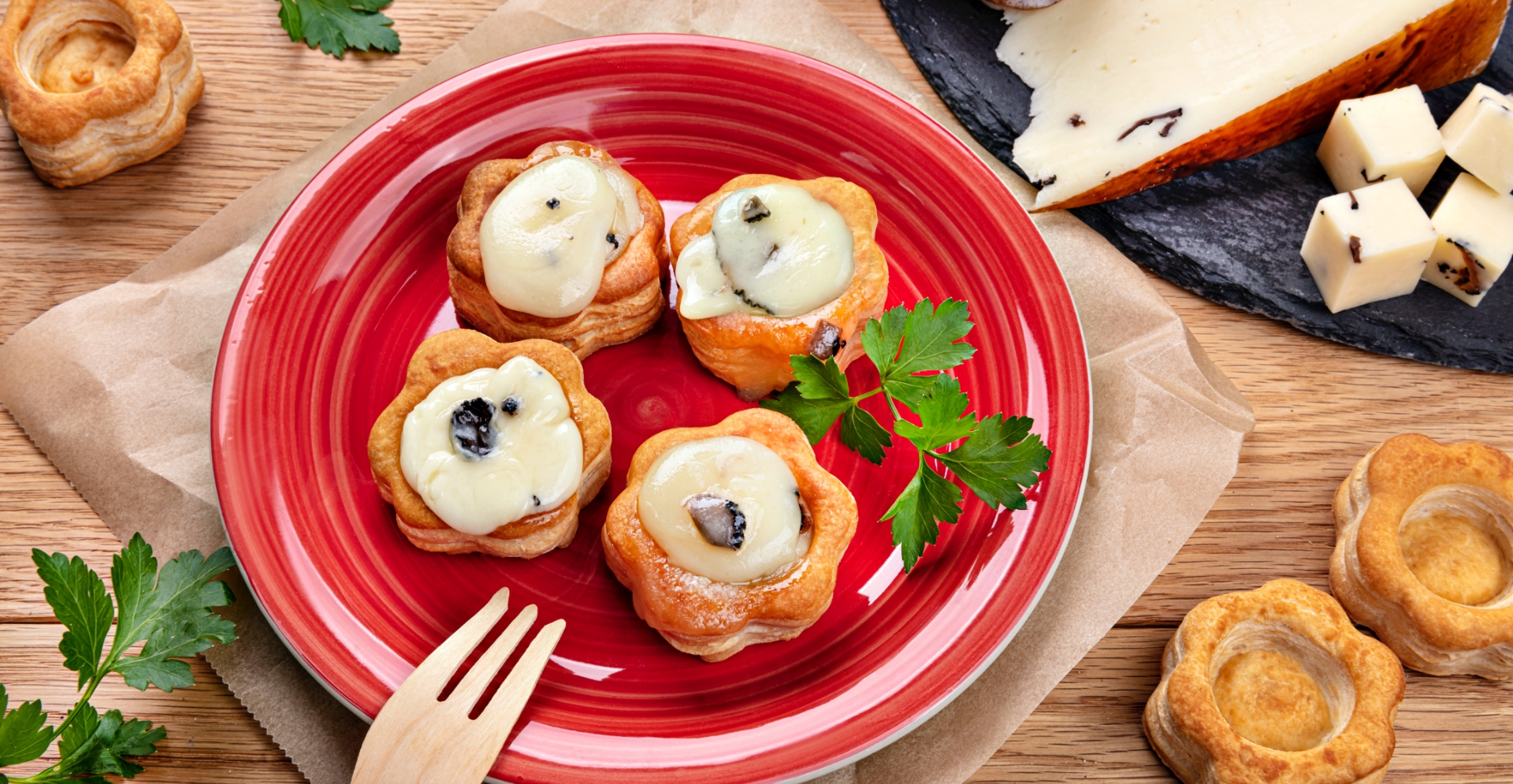 Vol au vent stuffed with Toma with truffle