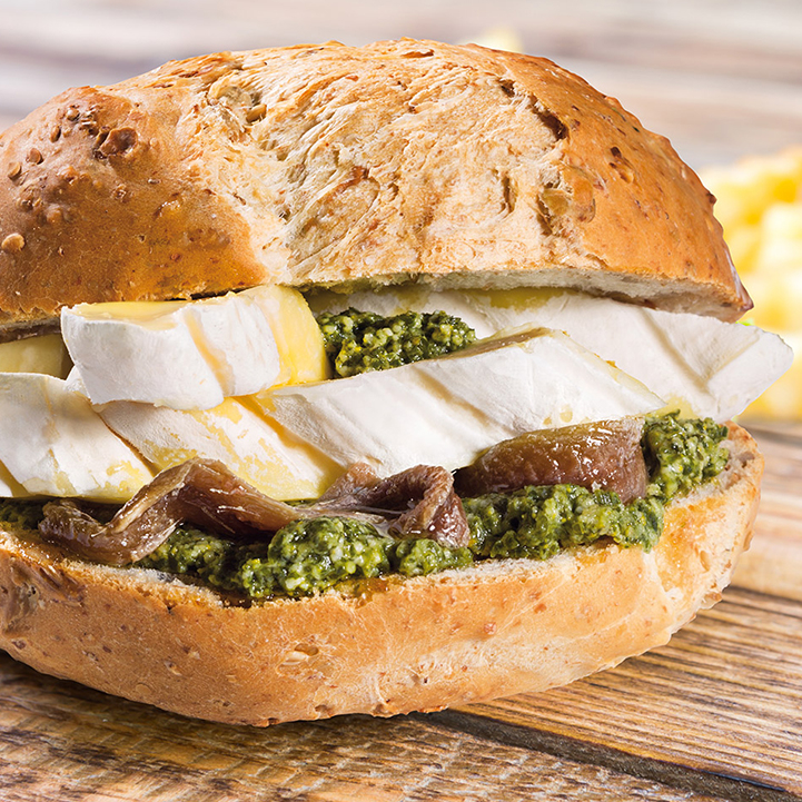 Piedmontese sandwich with Tomino and anchovies “al verde”